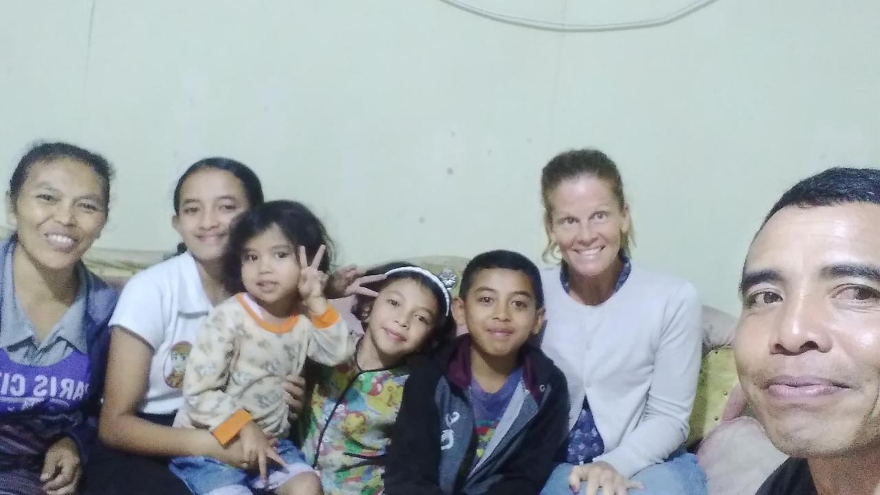 Karleta Homestay Ruteng Eksteriør bilde